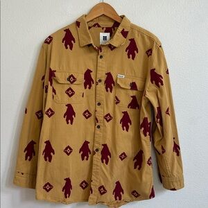 UO Insight Cotton Button-Down LS Shirt Aztec Bear Print Tan/Red Men's L